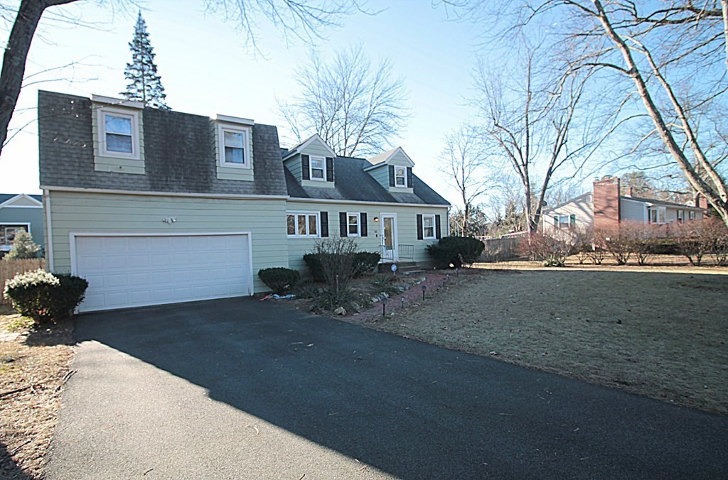 875 Maple Road Longmeadow, MA 01106 - Photo 4 of 42