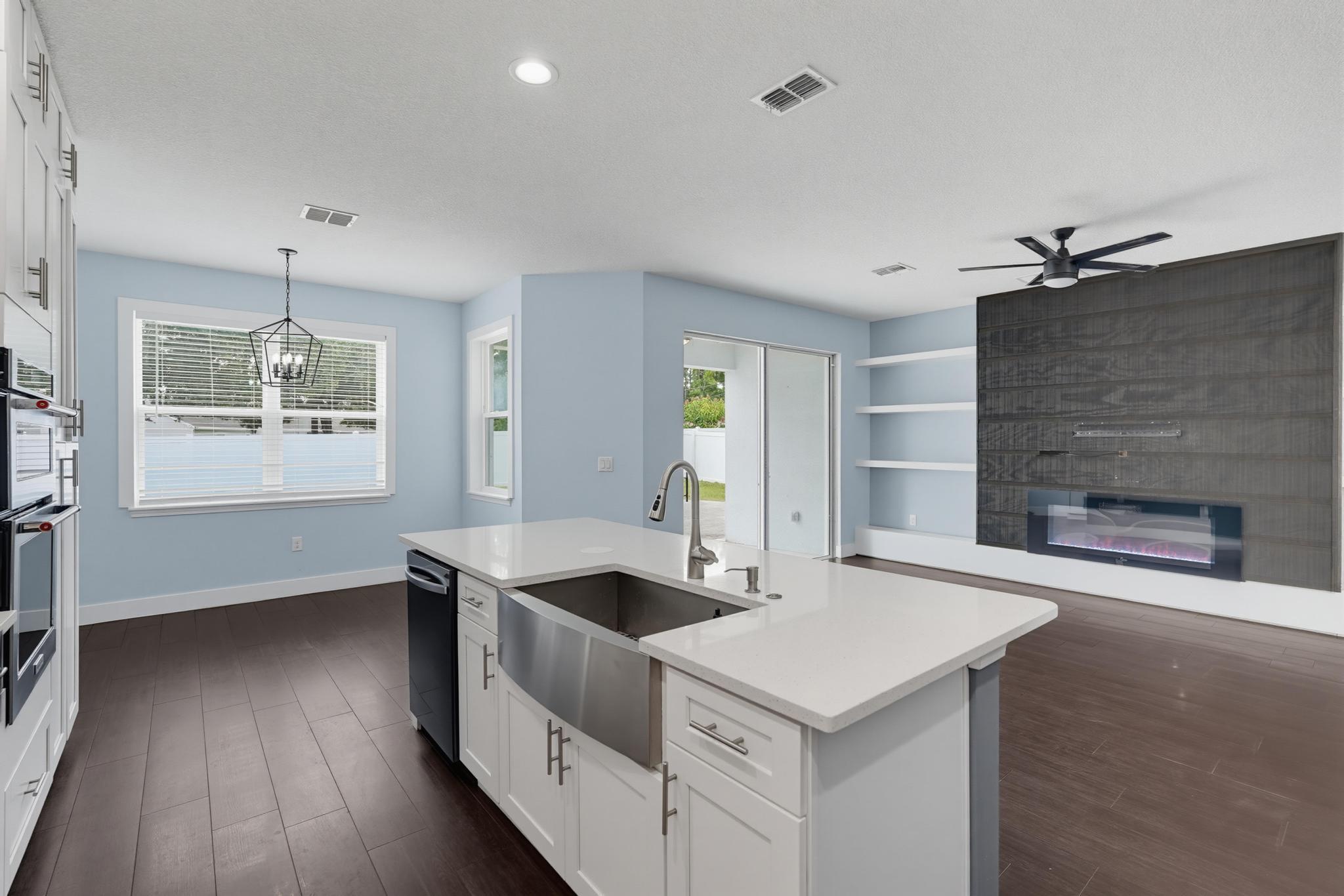 2384 Southwest Salmon Road Port St. Lucie, FL 34953 - Photo 18 of 36 DSC05164