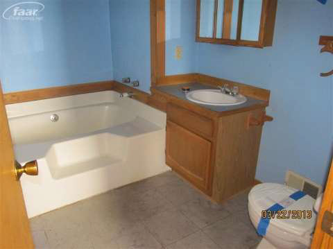 2035 Norton Road Howell, MI 48843 - Photo 8 of 8 20352174-7.JPG