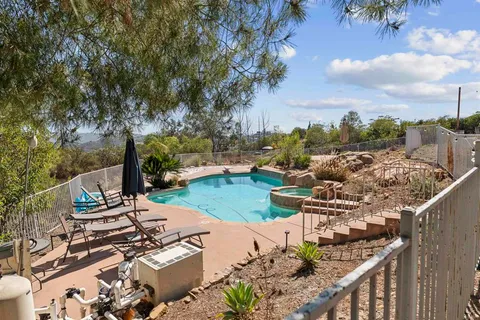 $1,550,000 | 13115 Vía Suena, Valley Center, CA 92082