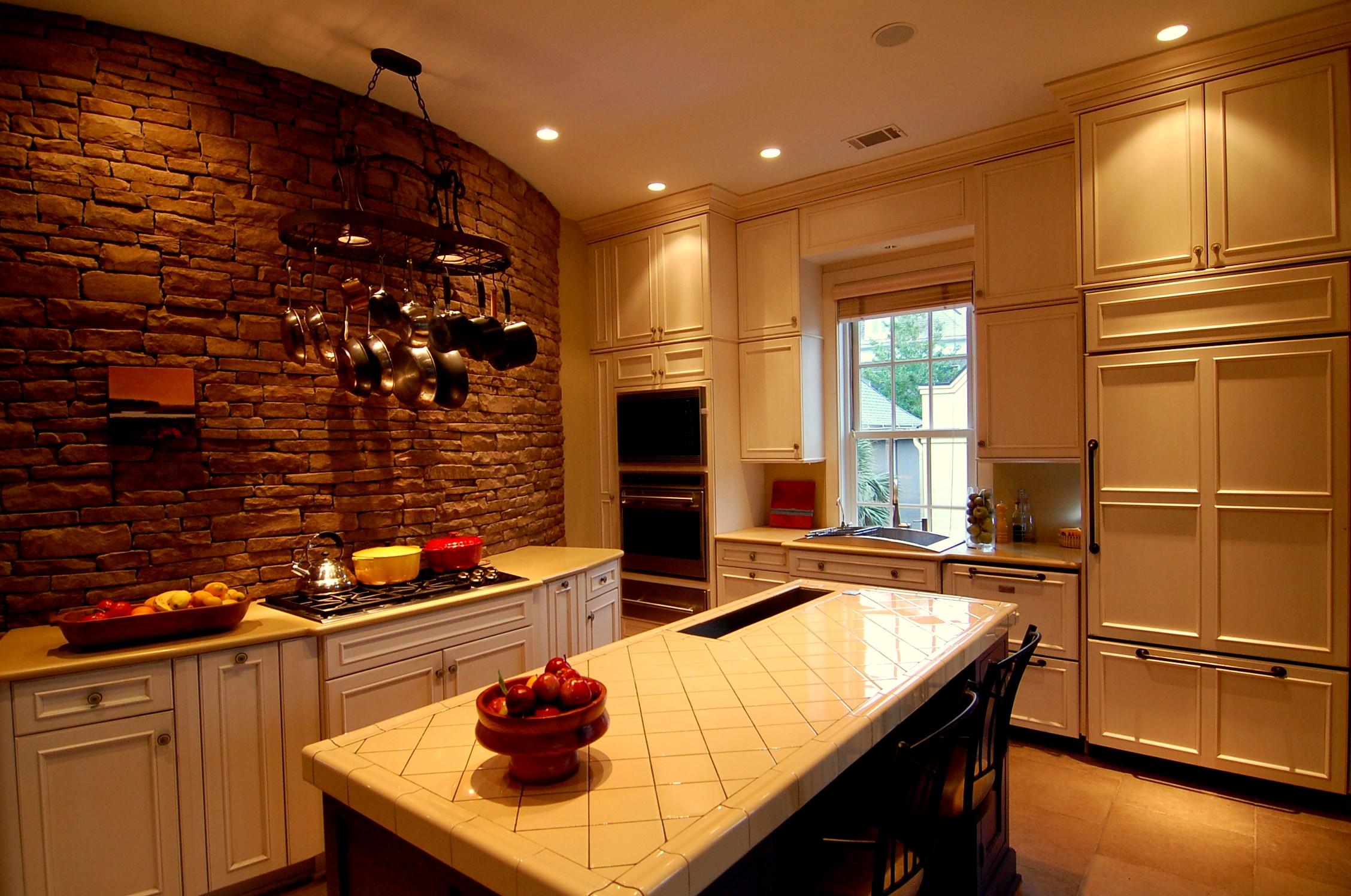 52 Rialto Road Mount Pleasant, SC 29464 - Photo 14 of 23 Kitchen with curved wall