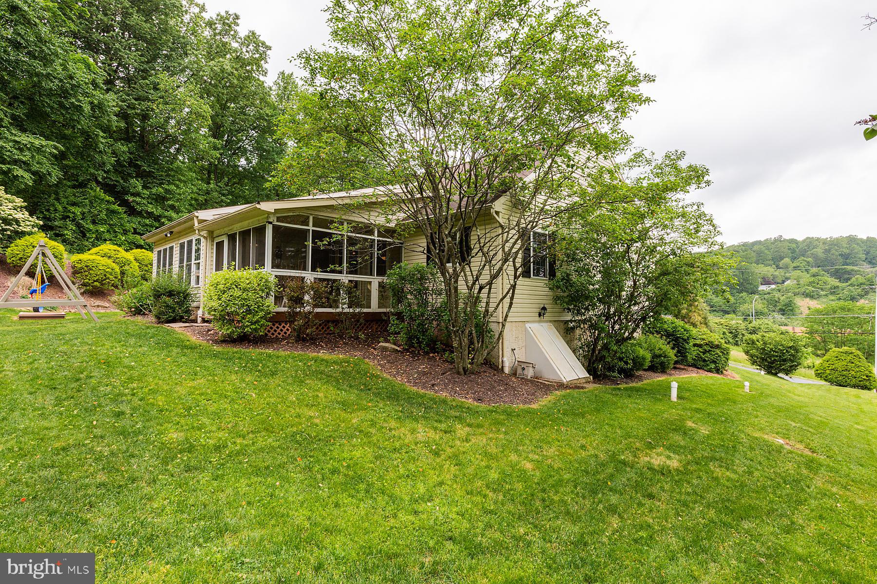 748 Old Lancaster Pike Reading, PA 19607 - Photo 8 of 118 Gallery Image 8