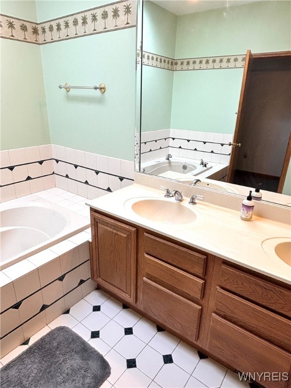 122 Strasmer Road Cheektowaga, NY 14043 - Photo 12 of 34 Bathroom of Primary Bedroom with jet tub