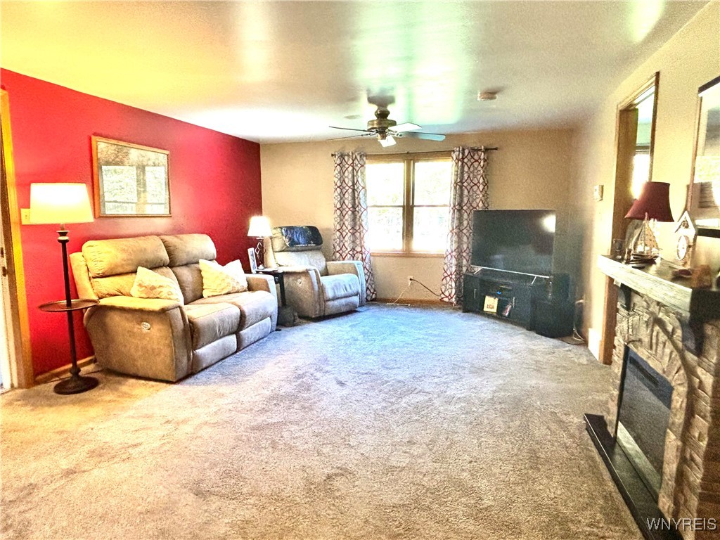 122 Strasmer Road Cheektowaga, NY 14043 - Photo 23 of 34 Living room