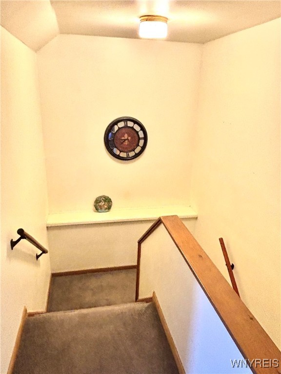 122 Strasmer Road Cheektowaga, NY 14043 - Photo 8 of 34