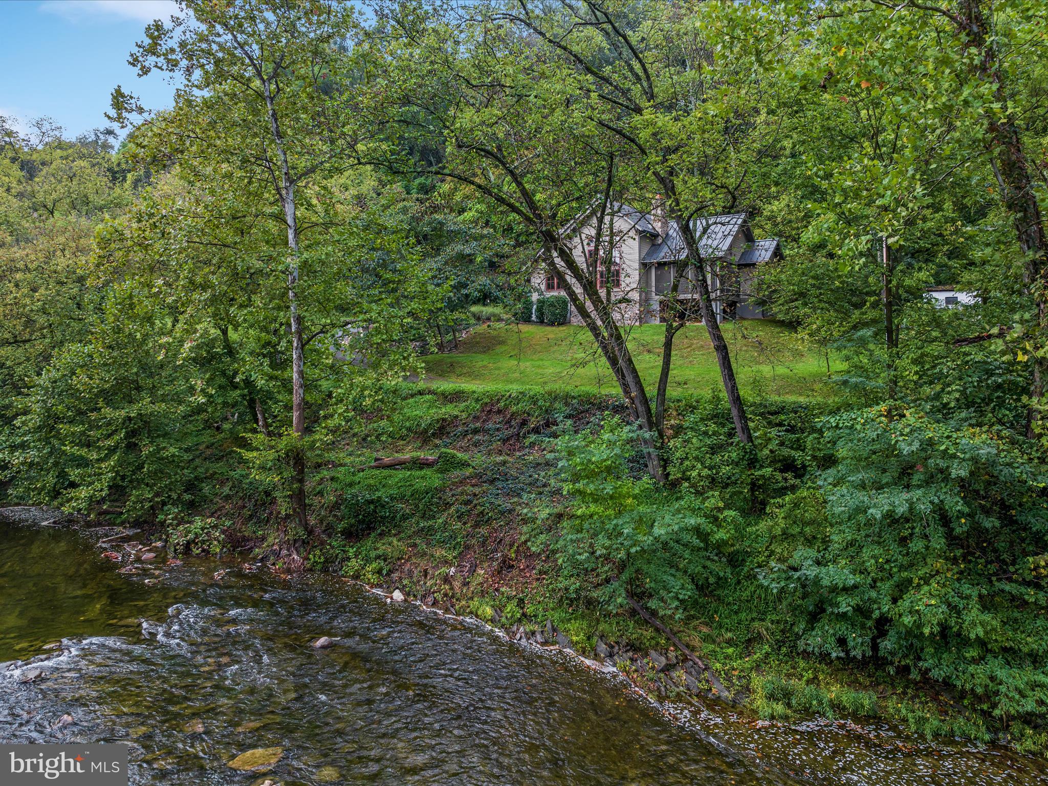 312 Ridgeley Road Woodstock, VA 22664 - Photo 5 of 59