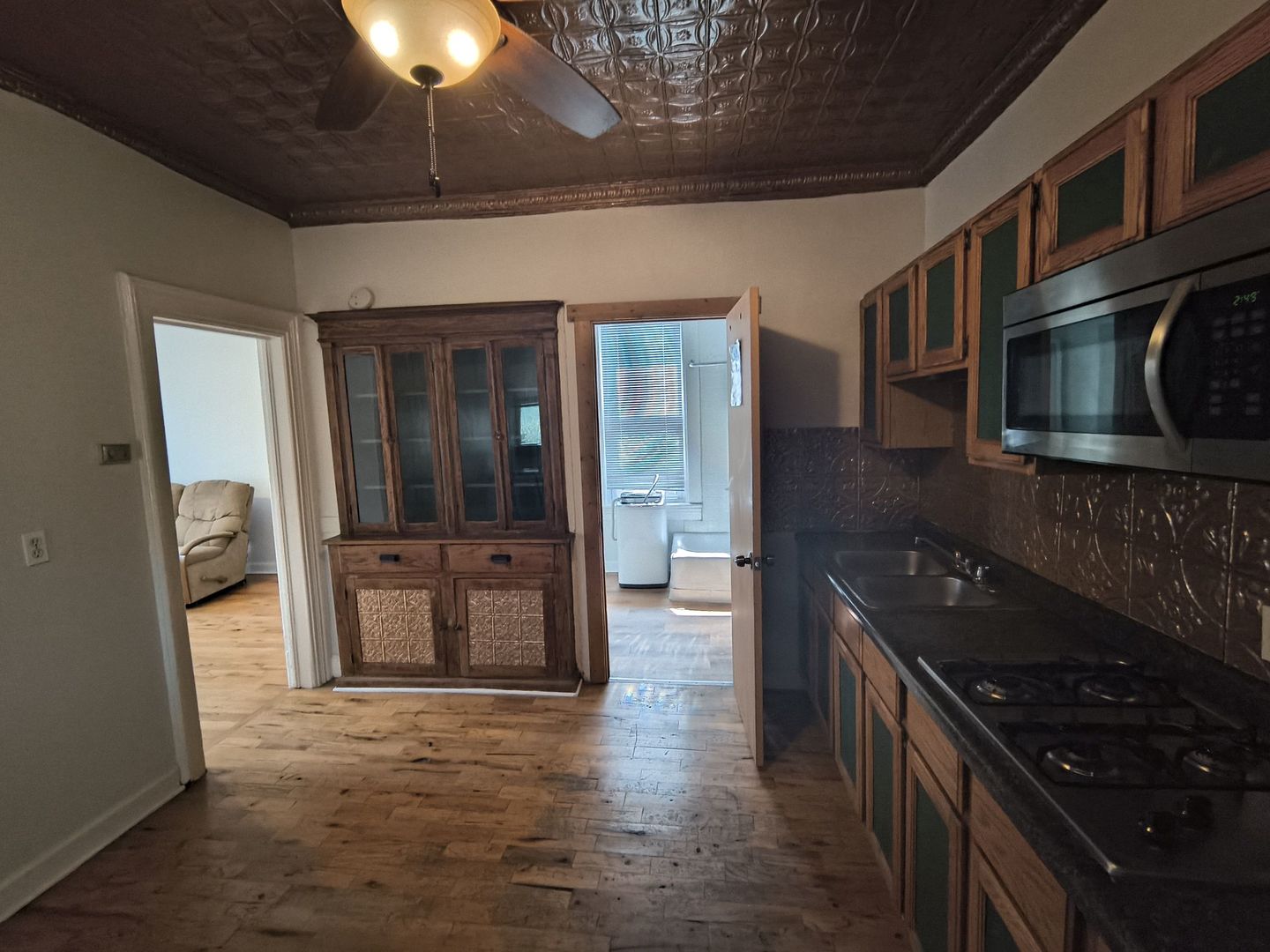 1532 West 19th Street, Unit 2F Chicago, IL 60608 - Photo 4 of 9