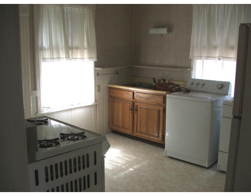 34 Cottage Street West Springfield, MA 01089 - Photo 3 of 5 Gallery Image 3
