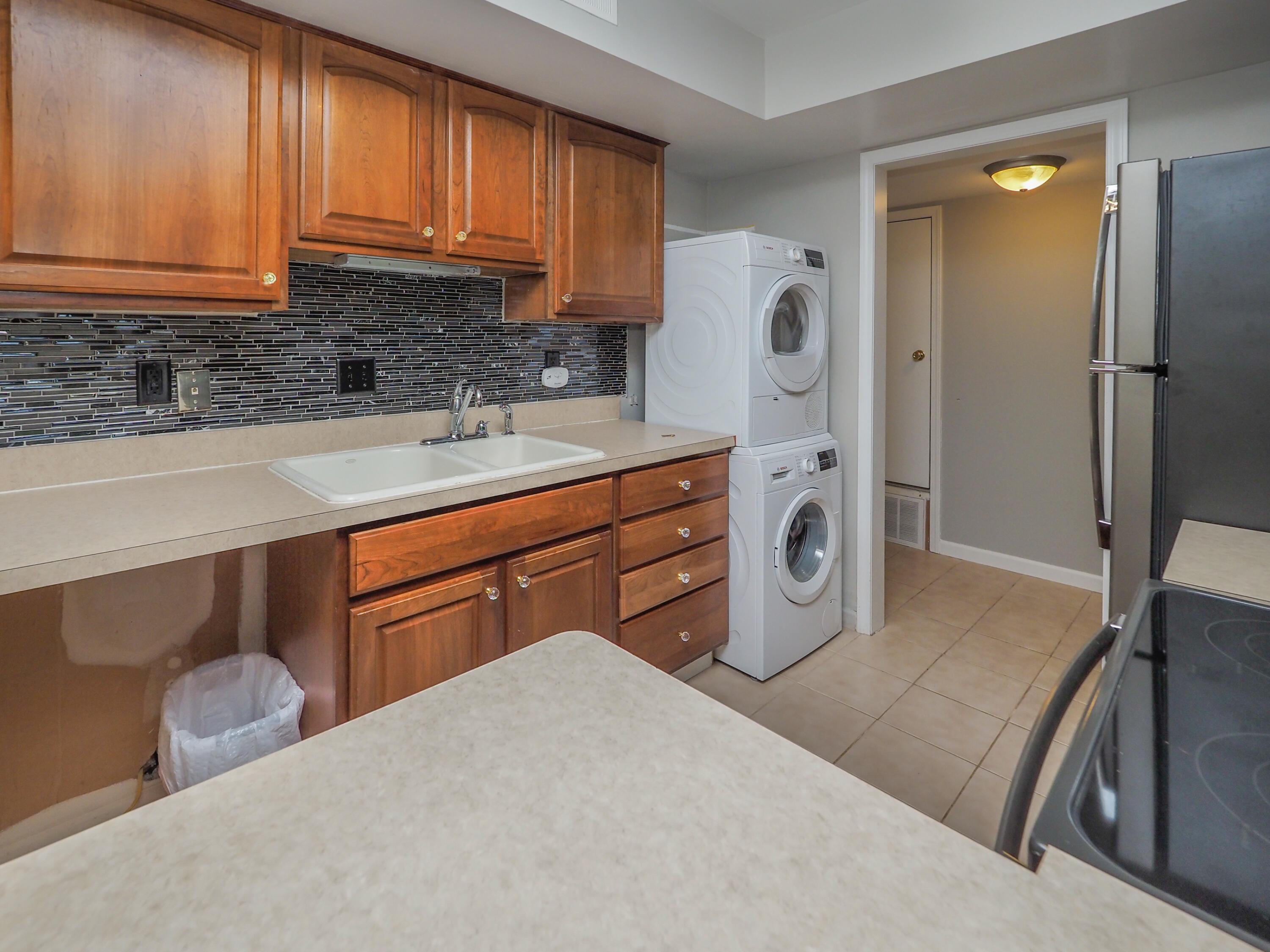 748 West Kilgore Road, Unit 306 Kalamazoo, MI 49008 - Photo 9 of 18 748 W Kilgore 306-108-2