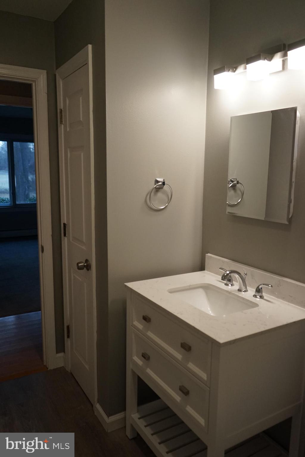 9509 Lees Mill Road Warrenton, VA 20186 - Photo 7 of 17 Common Full Bath