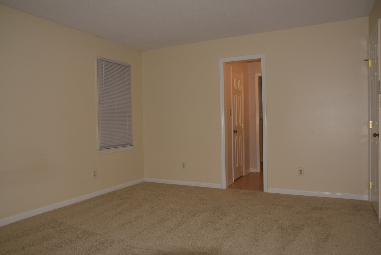 4608 Thurmount Place Raleigh, NC 27604 - Photo 12 of 30 1st Floor Master Suite