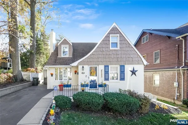 $699,900 | 81 West Gouverneur Avenue, Rutherford, NJ 07070