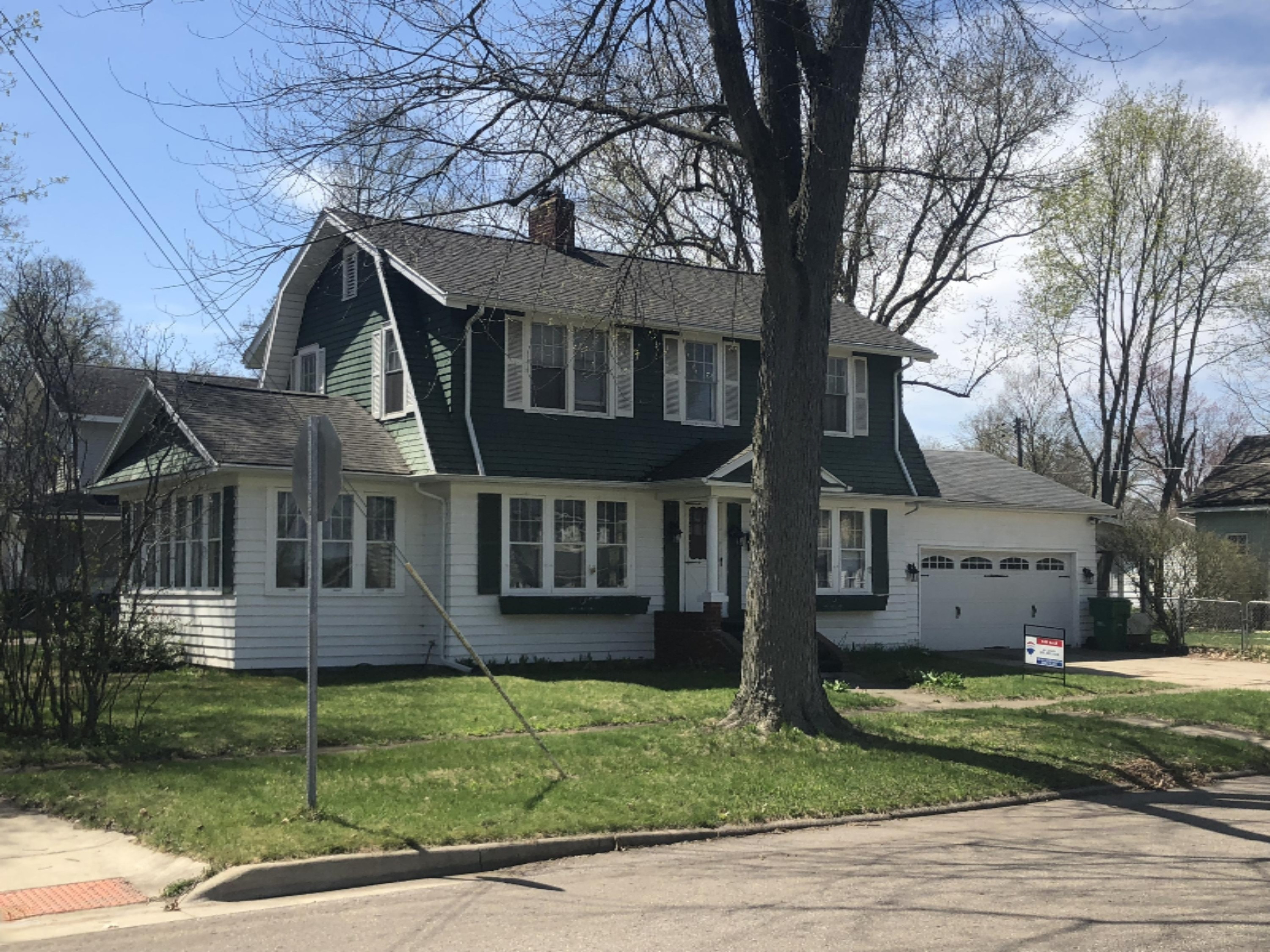 620 West Street Three Rivers, MI 49093 - Photo 2 of 25 IMG_0799