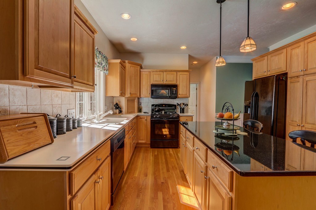 27 Broken Tree Road Medway, MA 02053 - Photo 5 of 30 Gallery Image 5