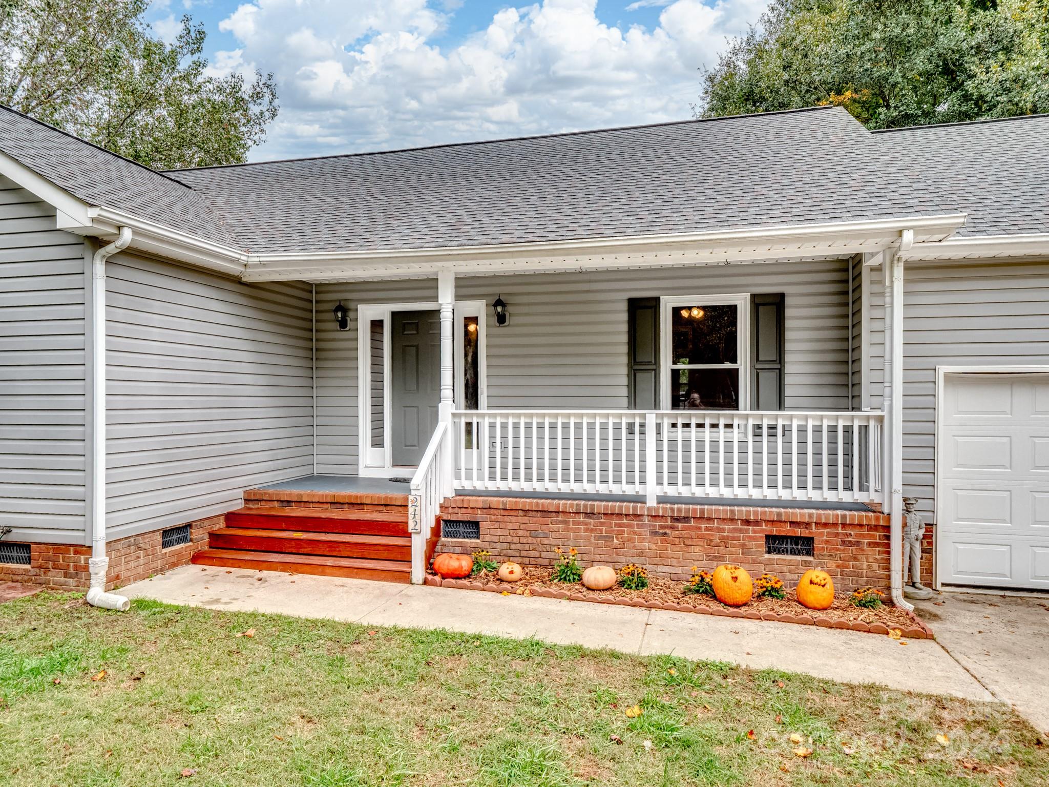 242 State Rd S-46-186 Clover, SC 29710 - Photo 31 of 32 Gallery Image 31