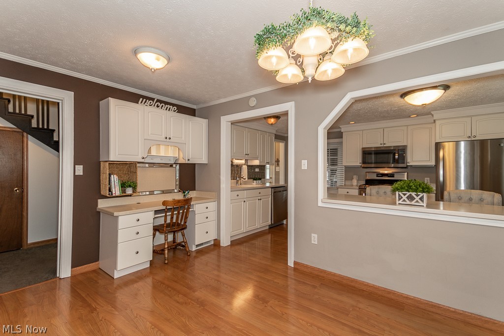 29829 Arthur Road Wickliffe, OH 44092 - Photo 10 of 35 Gallery Image 10