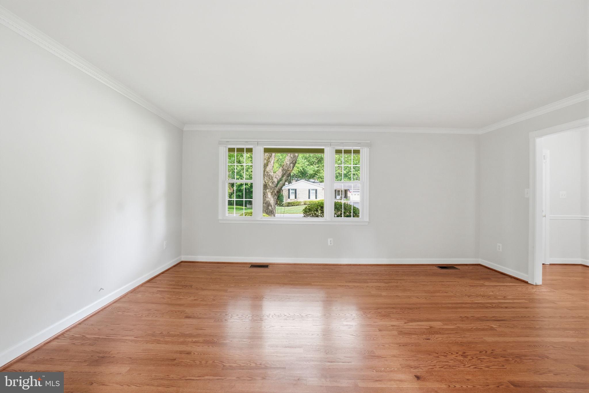 7216 Reservation Drive Springfield, VA 22153 - Photo 6 of 52
