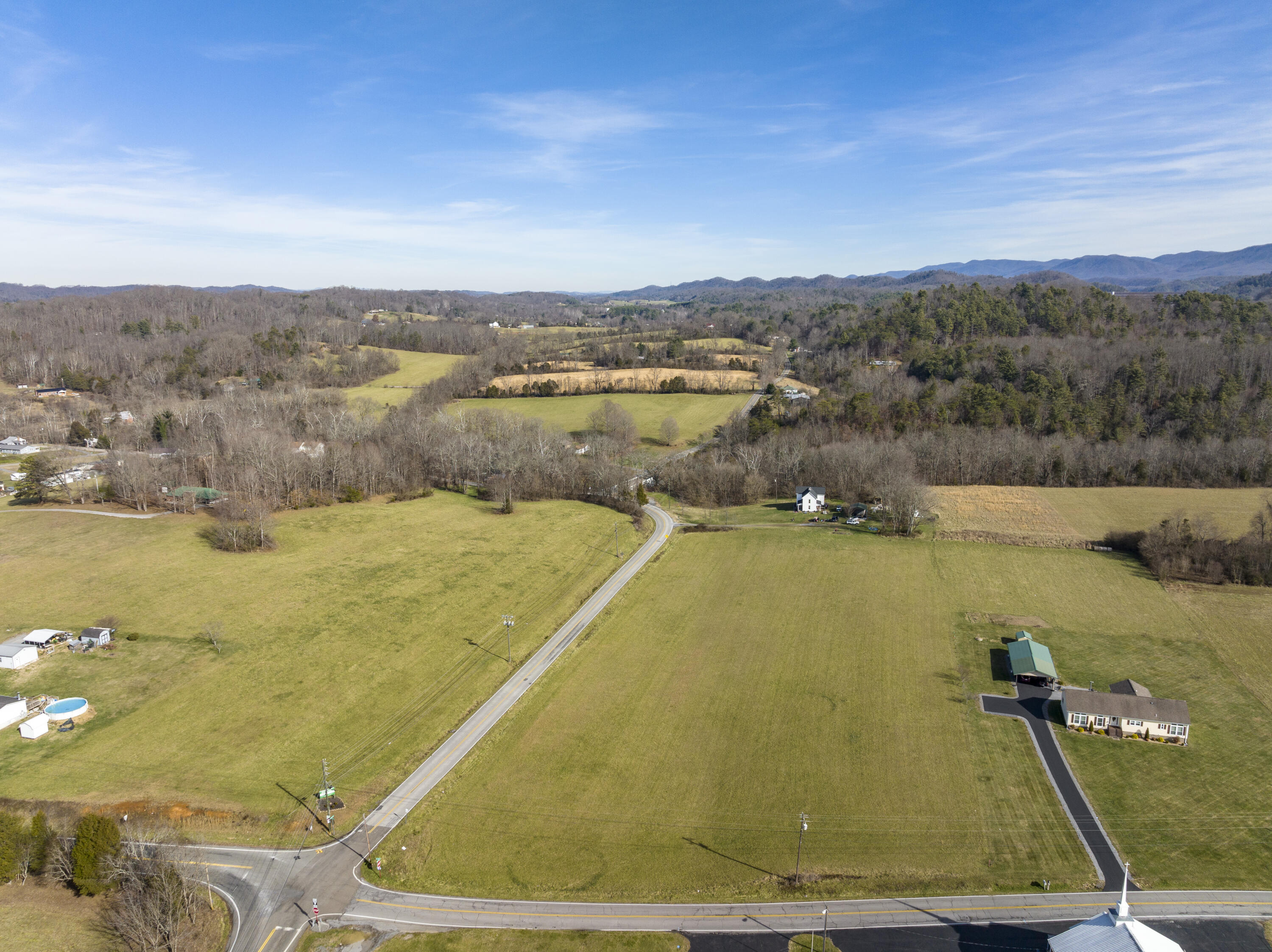 945 Beidleman Creek Road, Unit 1 Bristol, TN 37620 - Photo 9 of 16 A96F7D82-0D51-42D2-B277-7712F734065B