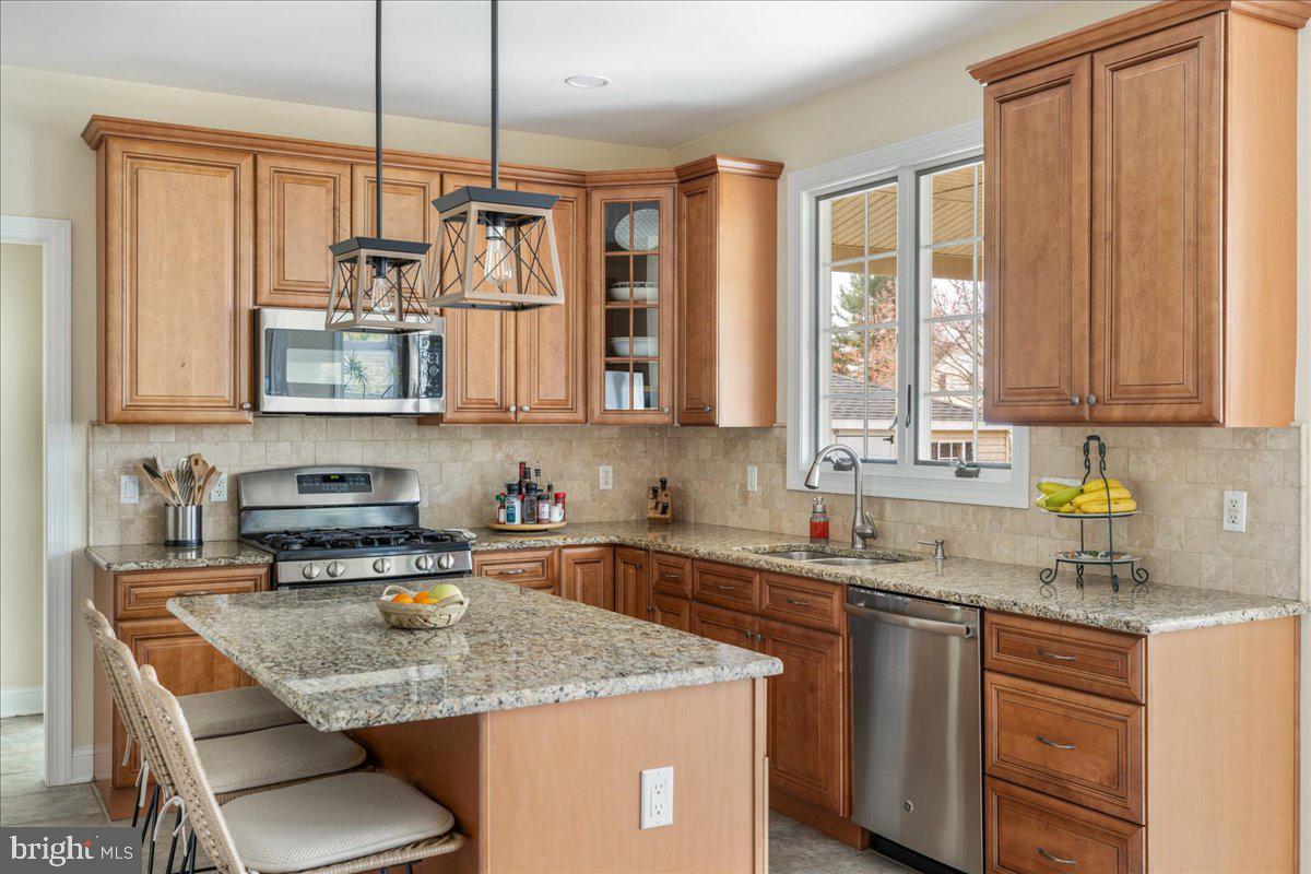 4358 Bergstrom Road Doylestown, PA 18902 - Photo 22 of 39 Five Ft. Island seating