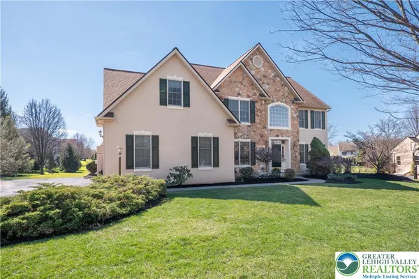 $1,150,000 | 3350 North Bay Hill Drive, Center Valley, PA 18034