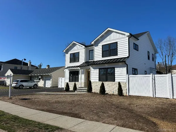$1,599,999 | 26 Essex Road, Bethpage, NY 11714