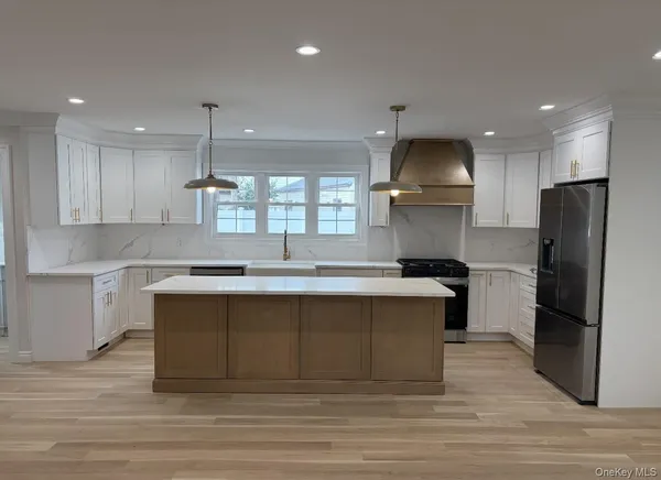 $1,599,999 | 26 Essex Road, Bethpage, NY 11714