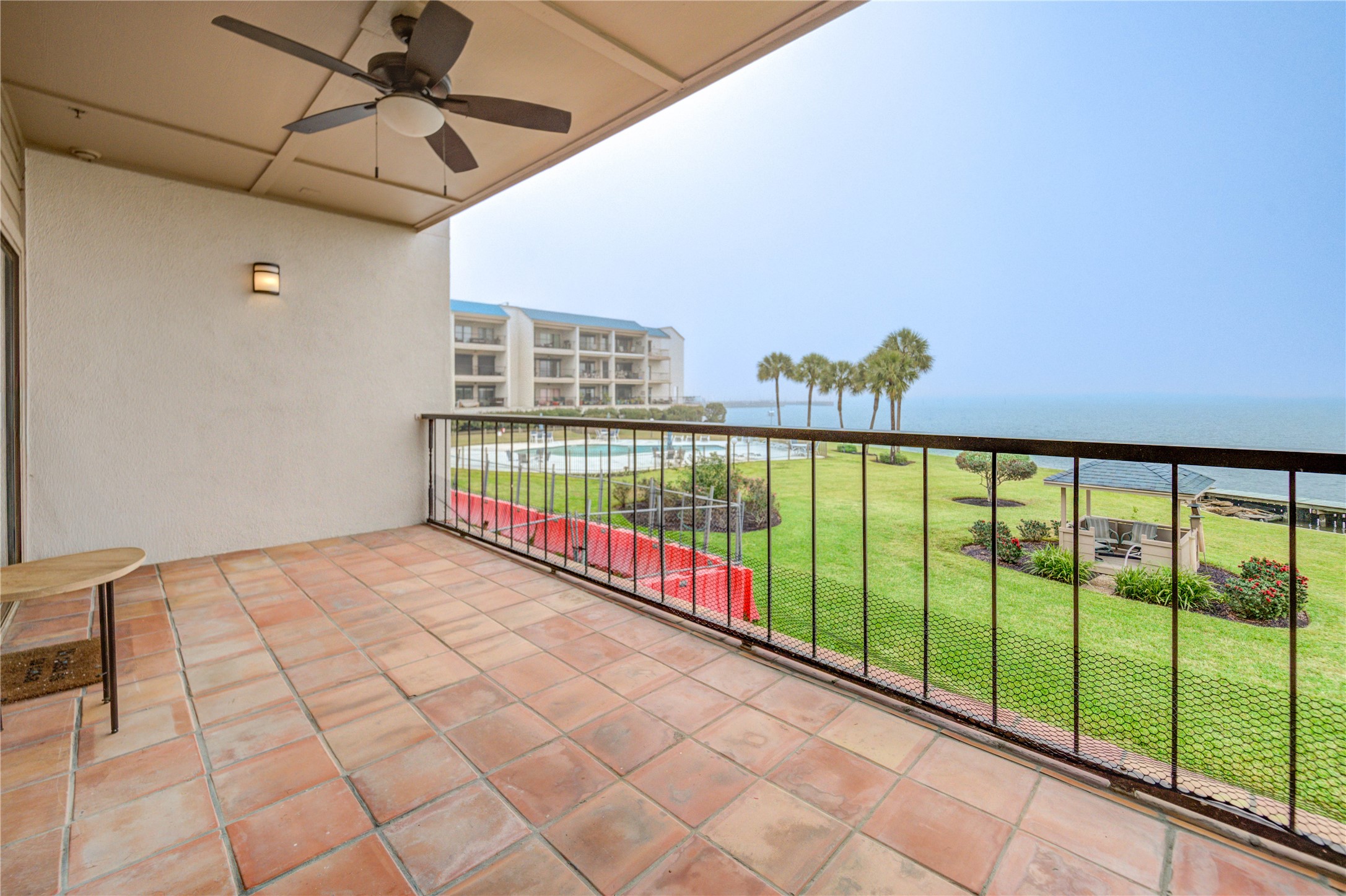 401 Lakeside Lane, Unit 106 Houston, TX 77058 - Photo 30 of 44 a view of roof deck