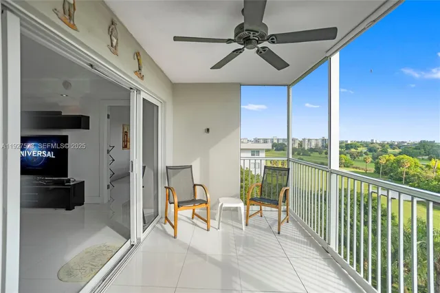 $379,900 | 3050 North Palm Aire Drive, Unit 710, Pompano Beach, FL 33069