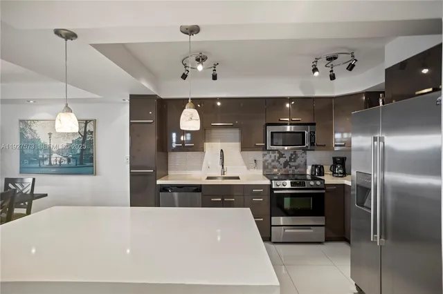 $379,900 | 3050 North Palm Aire Drive, Unit 710, Pompano Beach, FL 33069