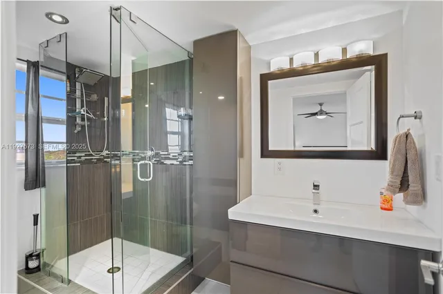 $379,900 | 3050 North Palm Aire Drive, Unit 710, Pompano Beach, FL 33069