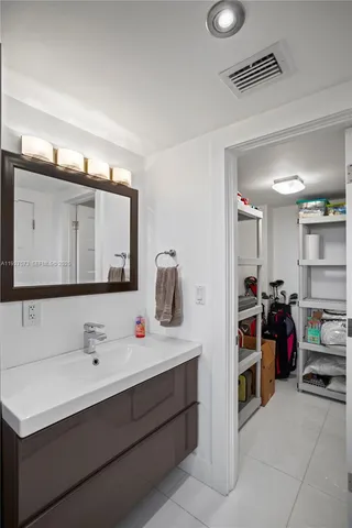 $379,900 | 3050 North Palm Aire Drive, Unit 710, Pompano Beach, FL 33069