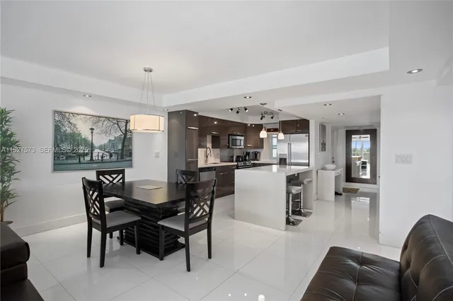 $379,900 | 3050 North Palm Aire Drive, Unit 710, Pompano Beach, FL 33069