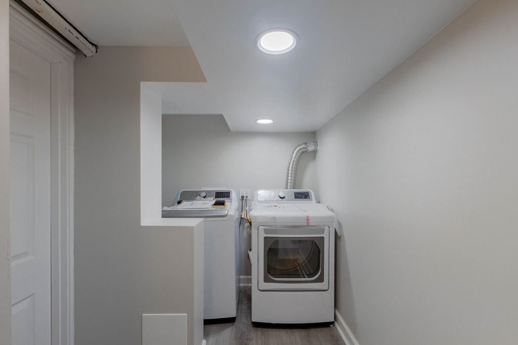 8538 South May Street Chicago, IL 60620 - Photo 34 of 38 a utility room with dryer and washer