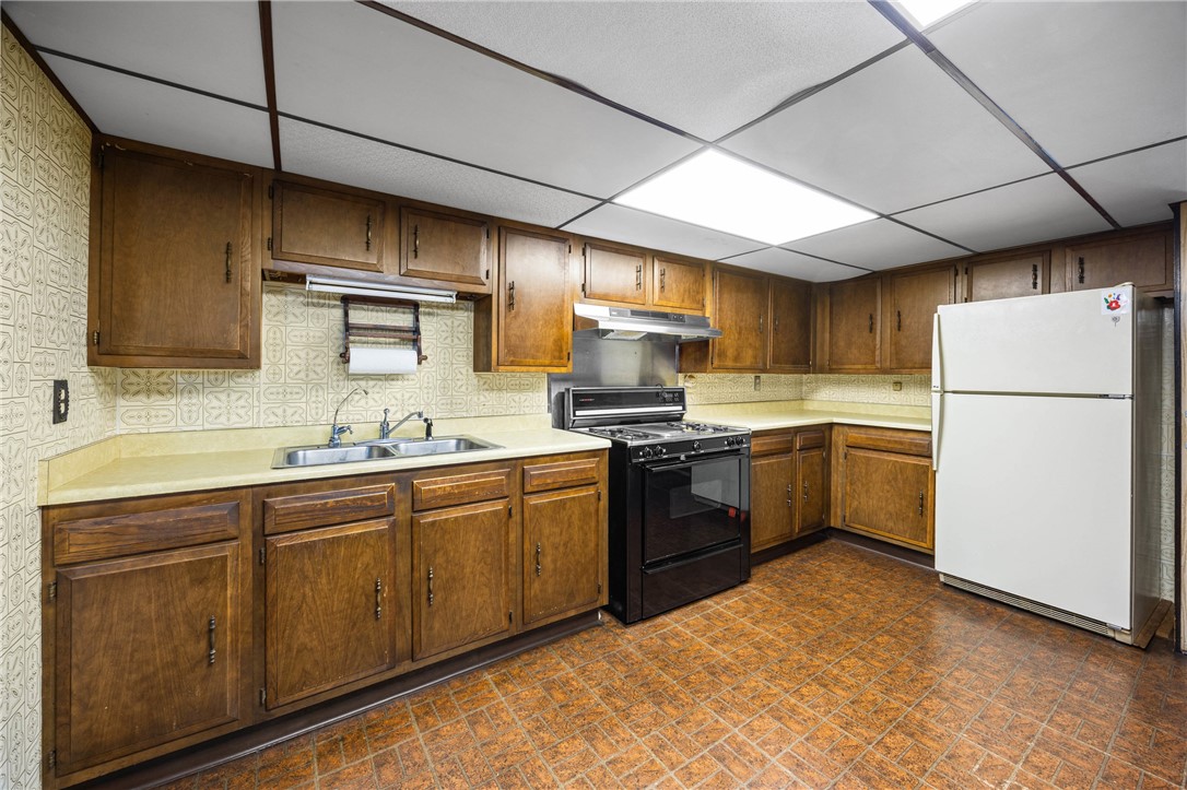 951 Copper Kettle Road Webster, NY 14580 - Photo 25 of 35 Lower level 2nd kitchen