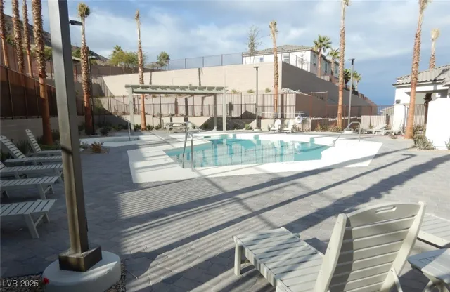 $2,000 | 279 Rain Quail Way, Henderson, NV 89012