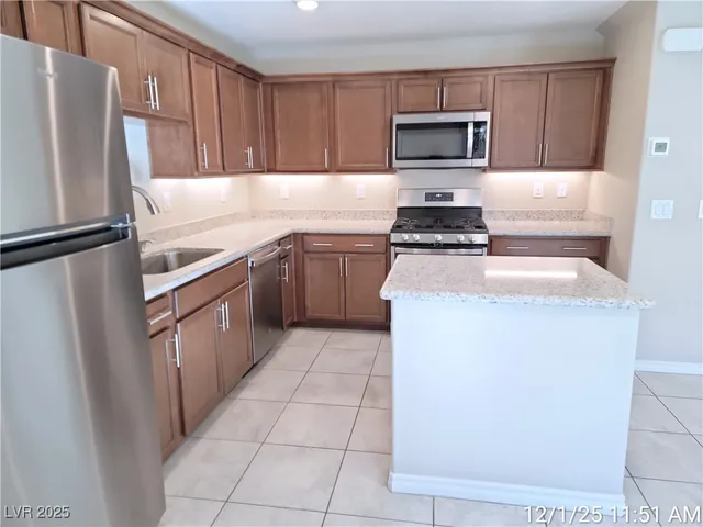 $2,000 | 279 Rain Quail Way, Henderson, NV 89012