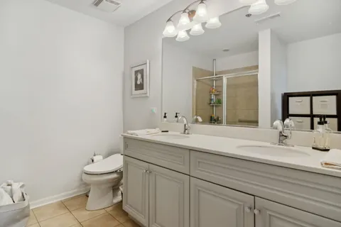 $498,000 | 1199 East Port Clinton Road, Unit 607, Vernon Hills, IL 60061