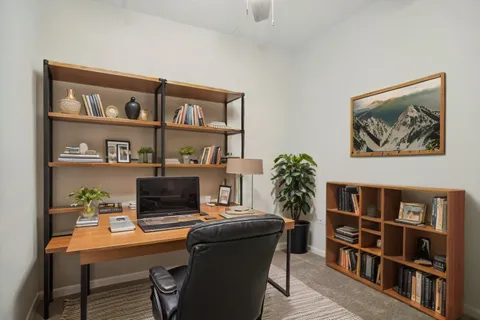 $498,000 | 1199 East Port Clinton Road, Unit 607, Vernon Hills, IL 60061