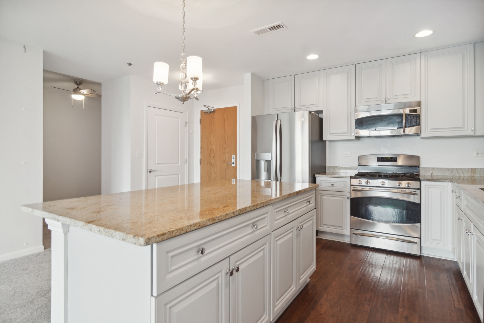 1199 East Port Clinton Road, Unit 607 Vernon Hills, IL 60061 - Photo 8 of 16
