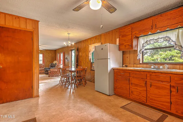 $265,000 | 10103 Hayters Gap Road, Abingdon, VA 24210