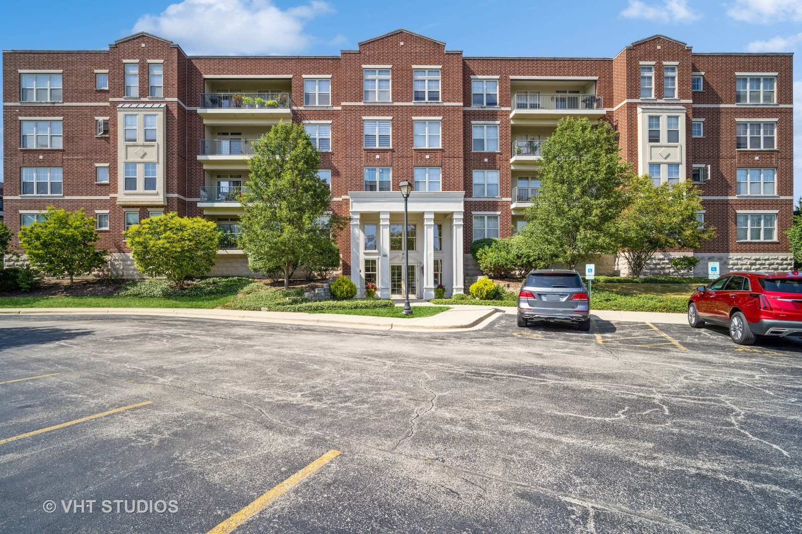 720 Prestwick Lane, Unit 307 Wheeling, IL 60090 - Photo 1 of 10 a building view