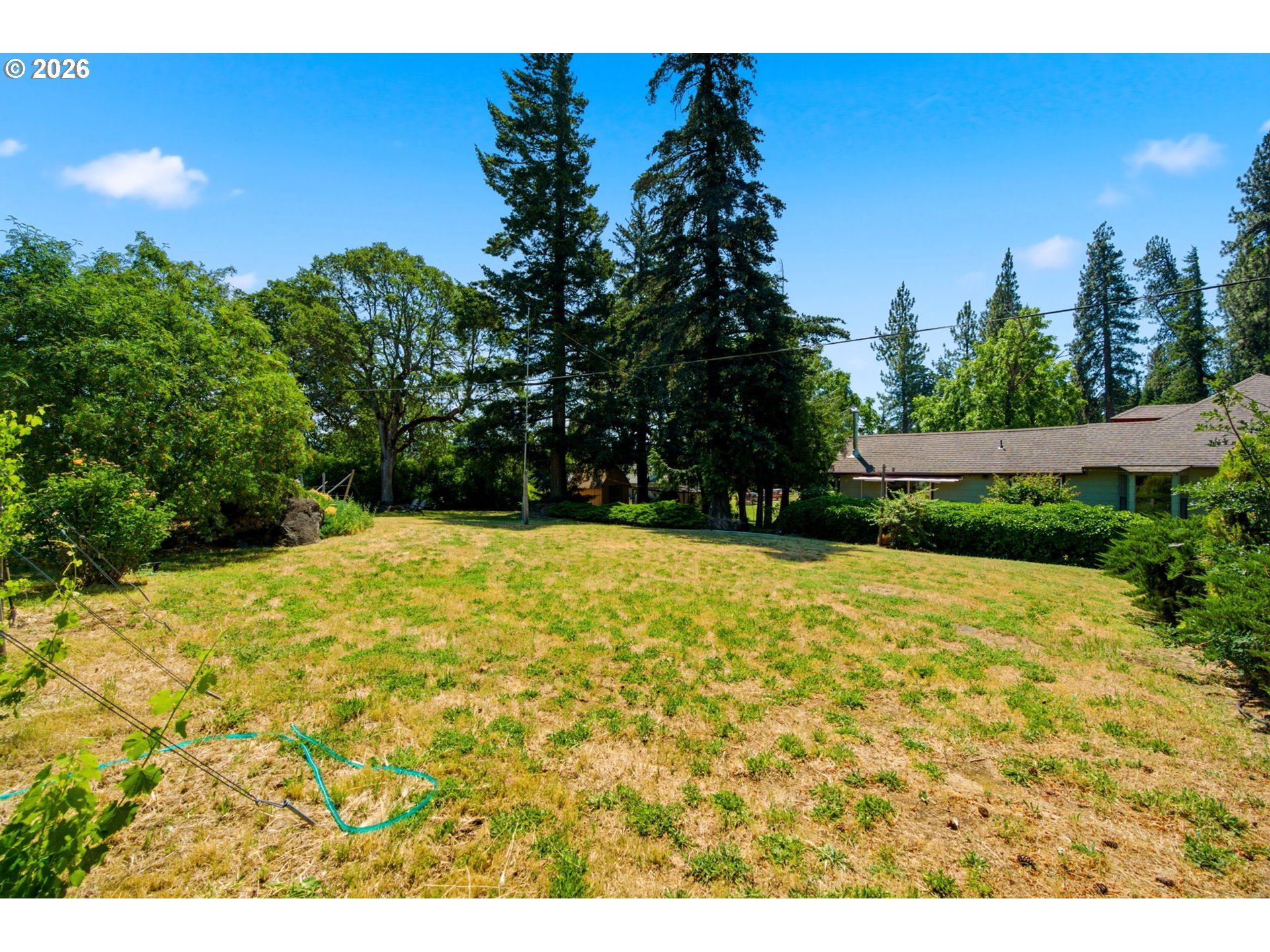 1109 Country Club Road Hood River, OR 97031 - Photo 28 of 40