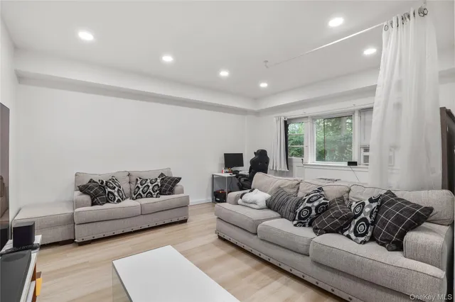 $1,950 | 140 North Broadway, Unit IT9, Irvington, NY 10533