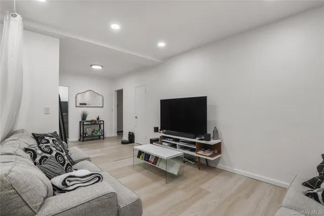 $1,950 | 140 North Broadway, Unit IT9, Irvington, NY 10533