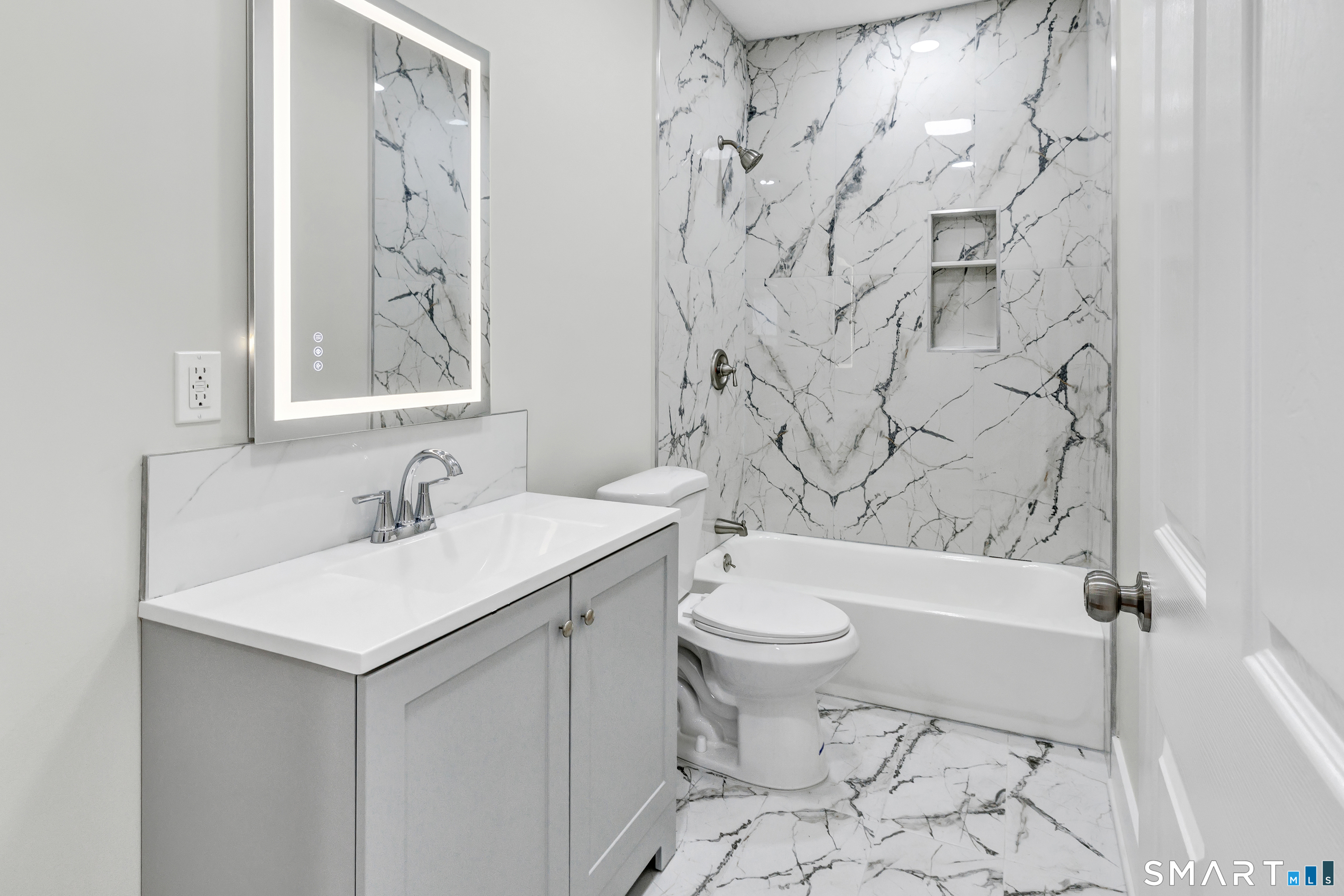 10-12 Perry Hill Road Shelton, CT 06484 - Photo 13 of 25