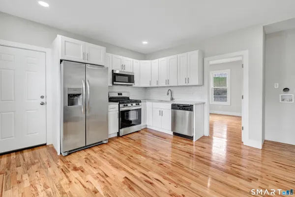 $2,695 | 10-12 Perry Hill Road, Shelton, CT 06484