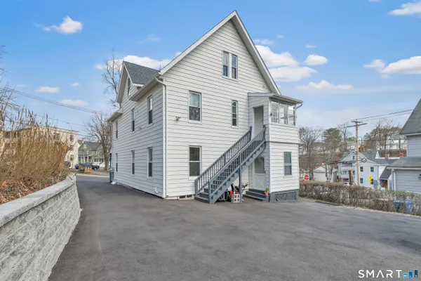 $2,695 | 10-12 Perry Hill Road, Shelton, CT 06484