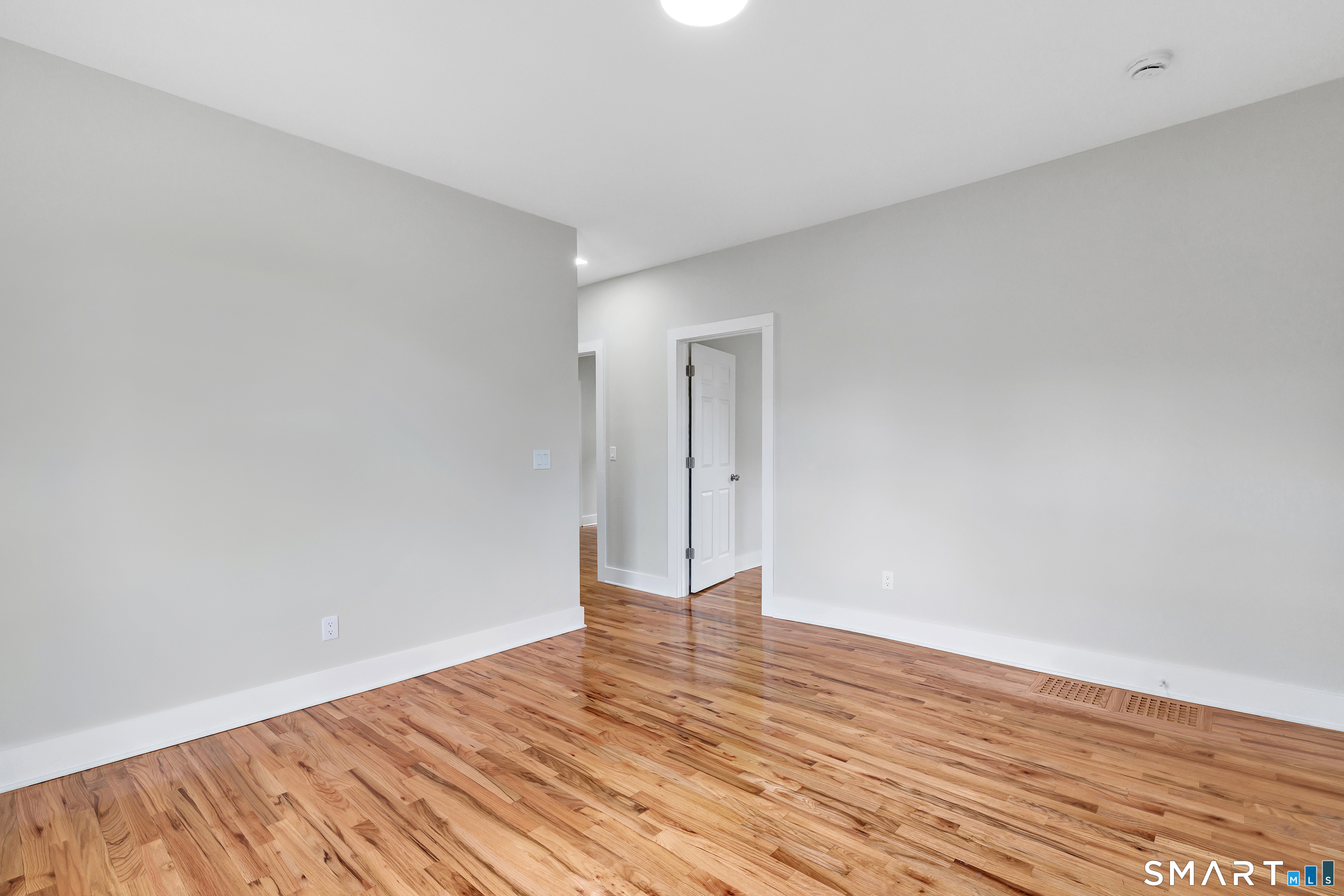 10-12 Perry Hill Road Shelton, CT 06484 - Photo 7 of 25