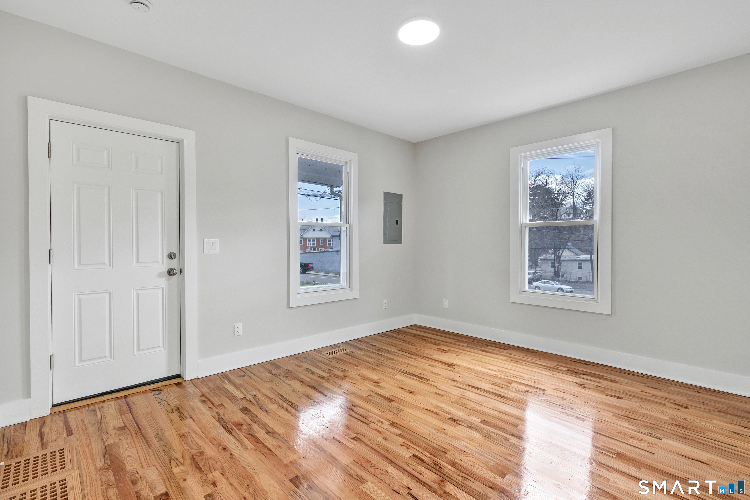 10-12 Perry Hill Road Shelton, CT 06484 - Photo 9 of 25