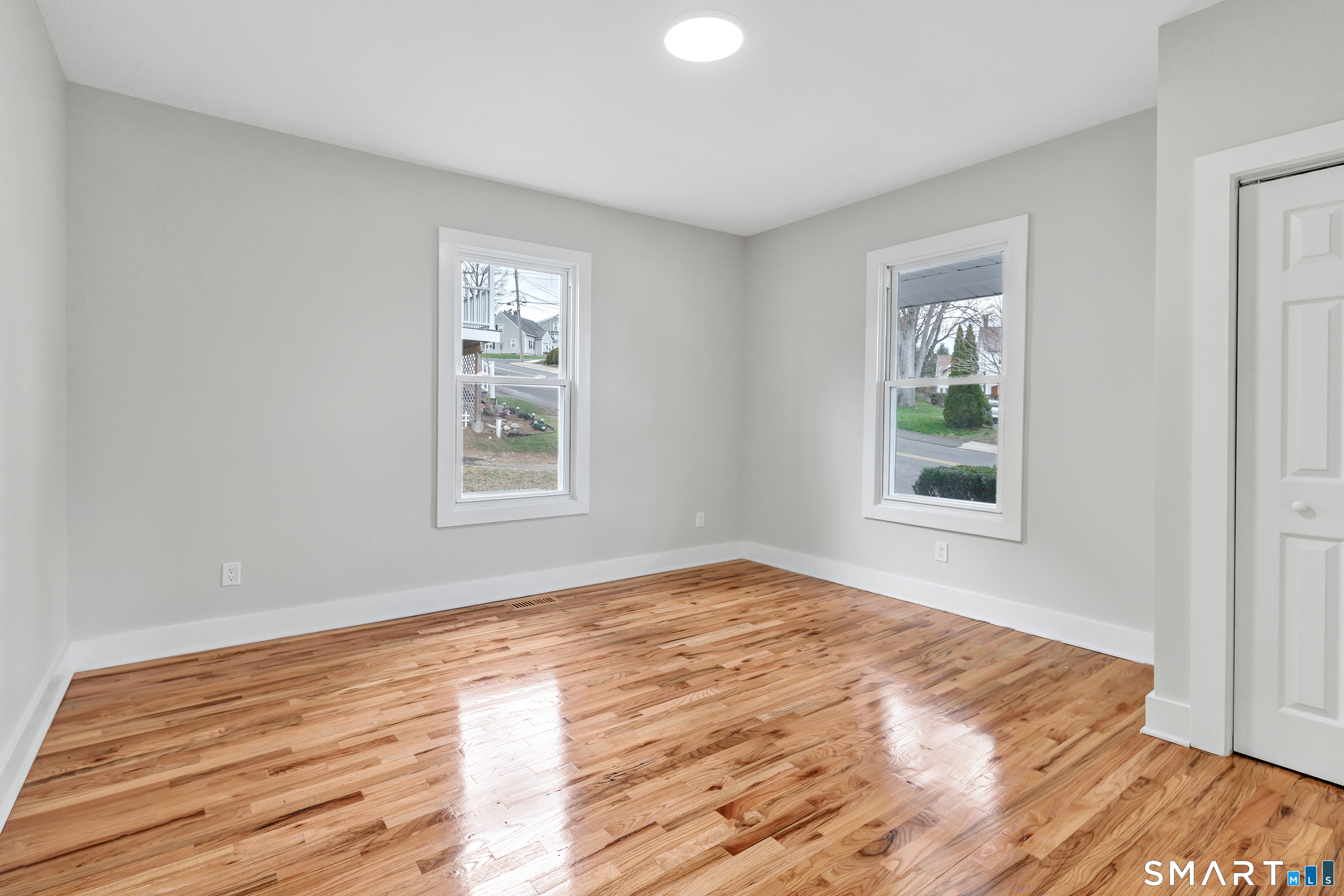 10-12 Perry Hill Road Shelton, CT 06484 - Photo 10 of 25